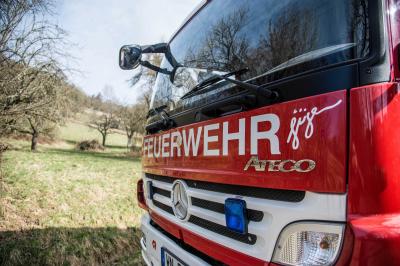 Schorndorf: Die Temperaturen steigen und die ersten Flaechenbraende fordern die Feuerwehr